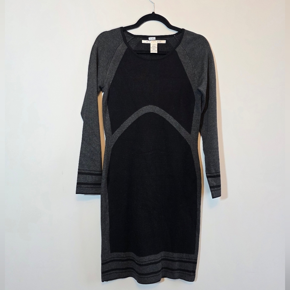 Max Studio Black and Gray Long Sleeve Dress